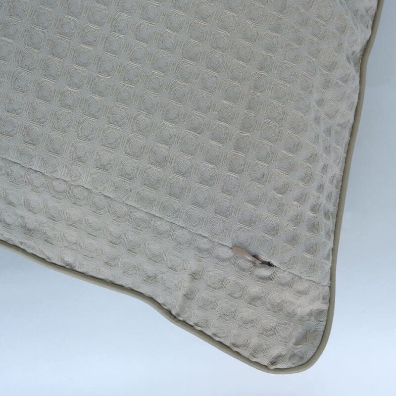 Bari-dommelin-sierkussentje-bank-decoratie-huisinrichting-cotton-textiel