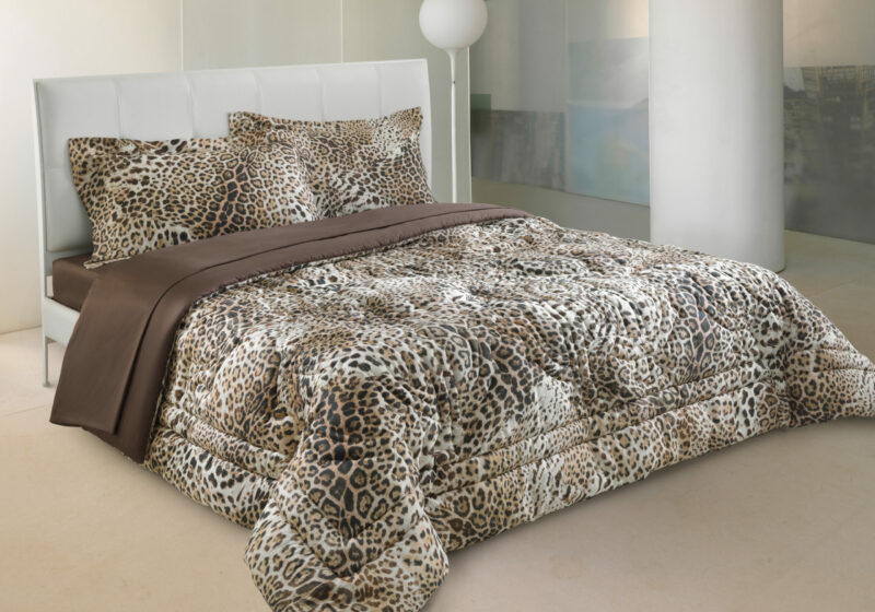 luipaard print bedsprei in bruin tonen