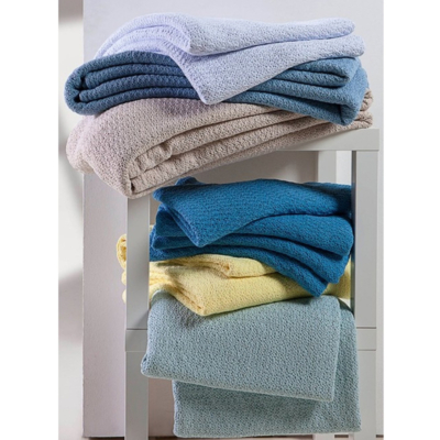 verschillende kleuren bedspreien