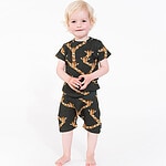 baby in giraffe pakje