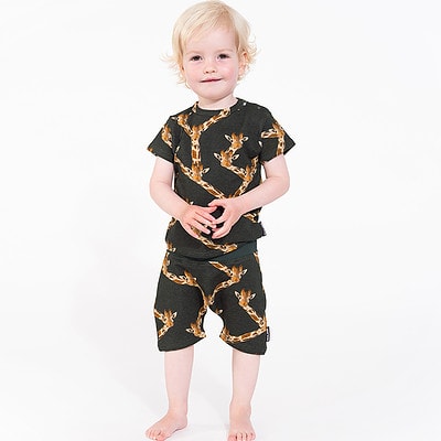 baby in giraffe pakje