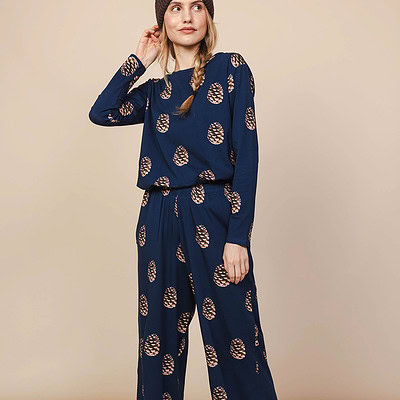 navy outfit