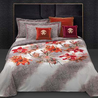 roberto cavalli dekbedovertrek met bloemen en koraal print